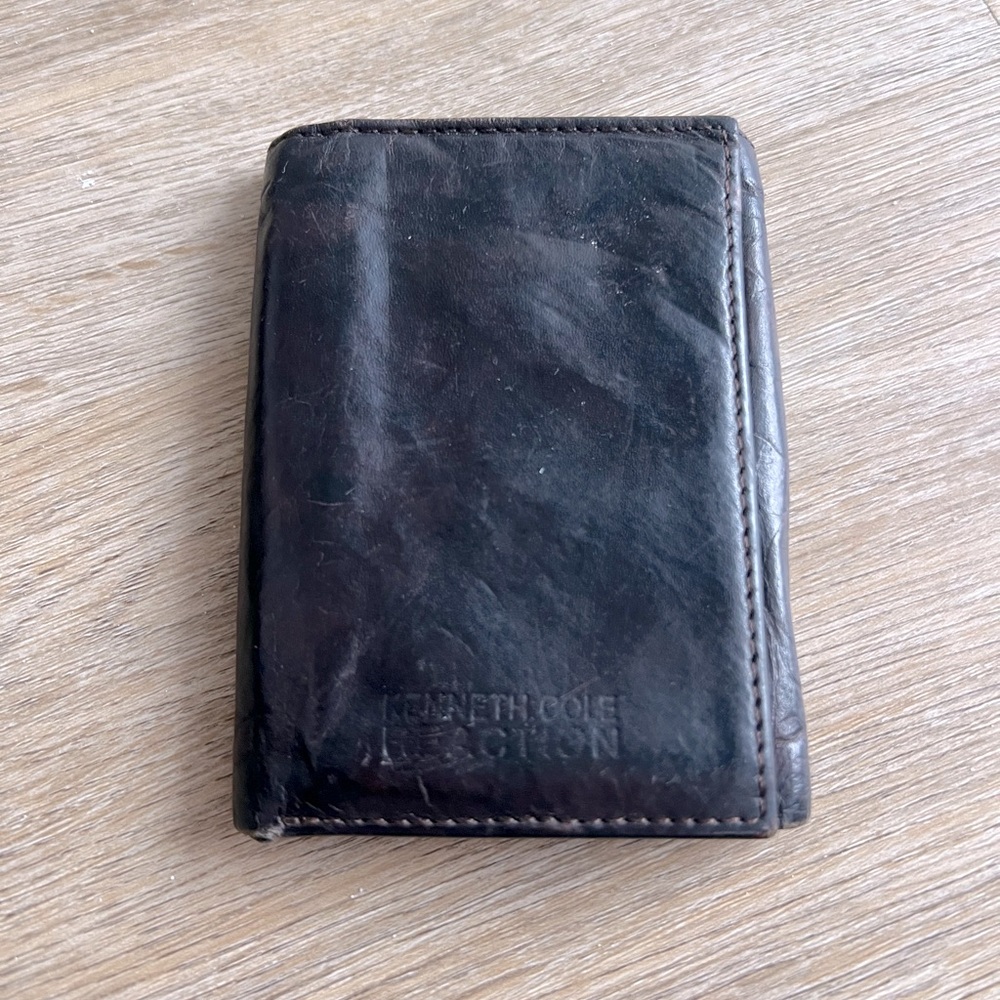 Kenneth Cole Reaction Aged Brown Leather Bi-Fold Wallet
